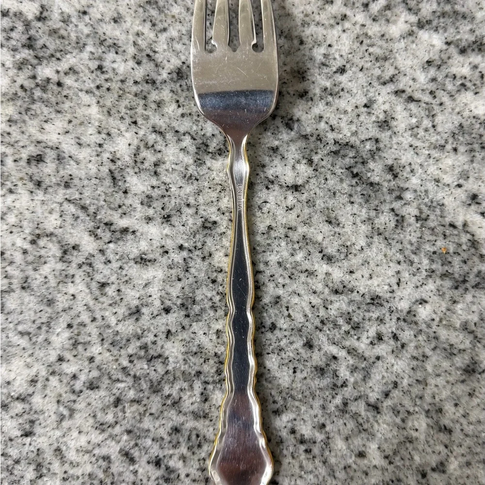 Oneida Golden Royal Chippendale Community Stainless Flateware